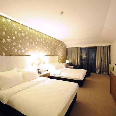Hotel 1000 Ruza Belgrad Exterior foto