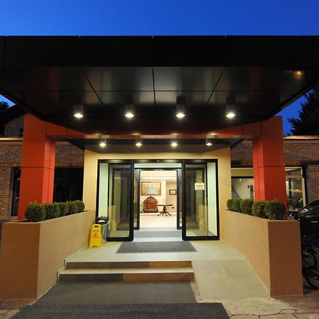 Hotel 1000 Ruza Belgrad Exterior foto