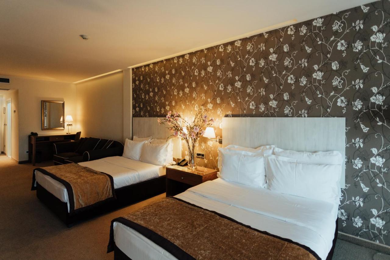 Hotel 1000 Ruza Belgrad Exterior foto