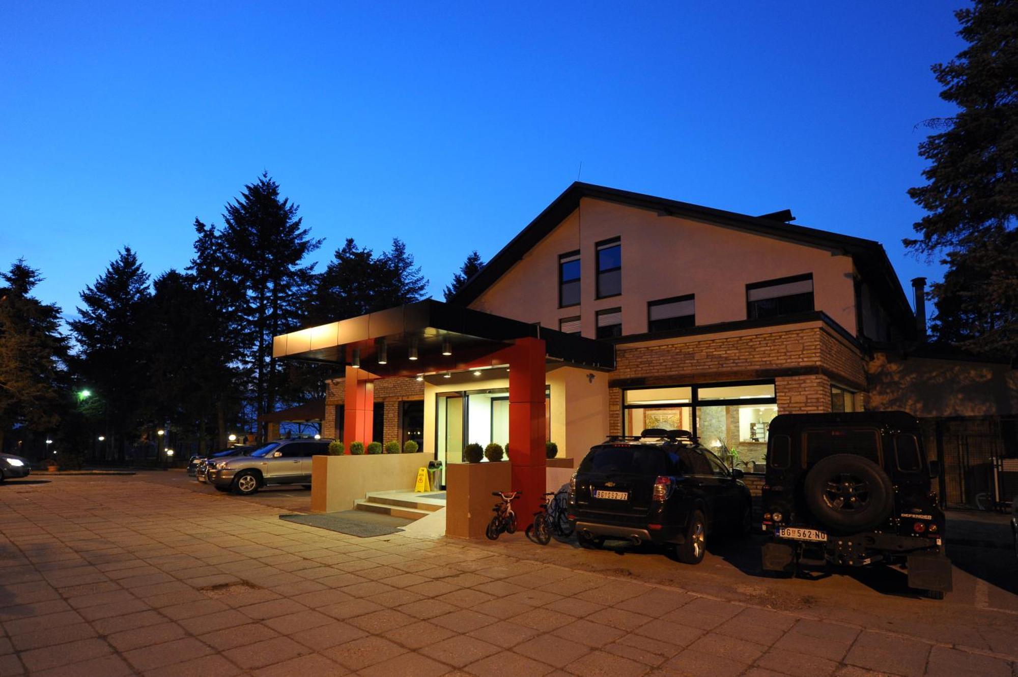 Hotel 1000 Ruza Belgrad Exterior foto